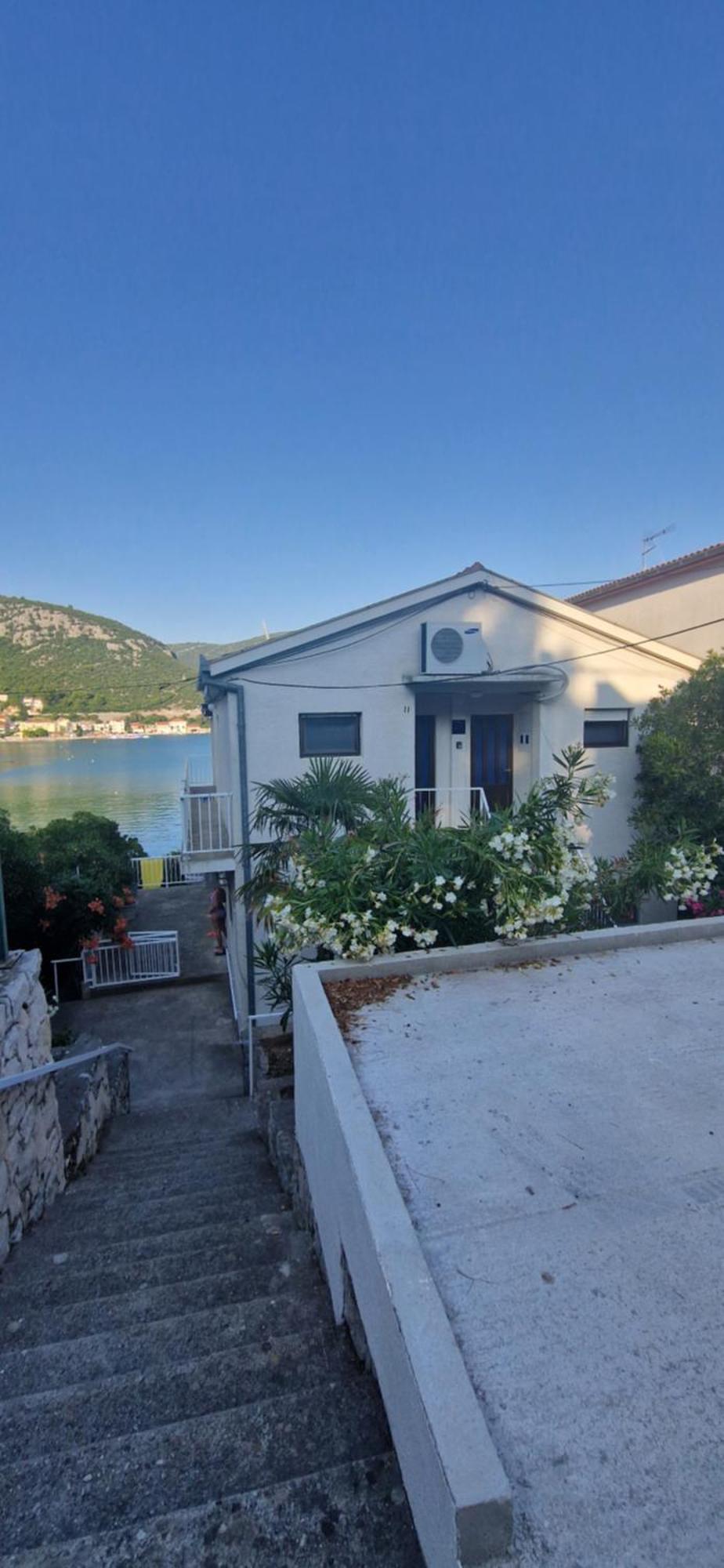 Blue Lagoon Apartment